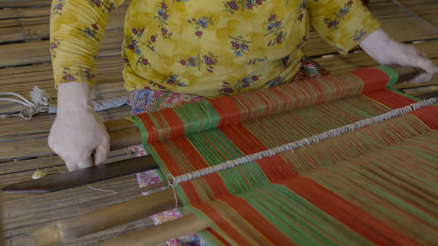 The Backstrap Loom and the Hüipil. Weaving emblems.