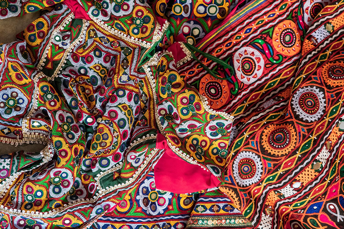 Rajasthani Stuff - Maroon Embroidered Floral Bead Embellished Wedges