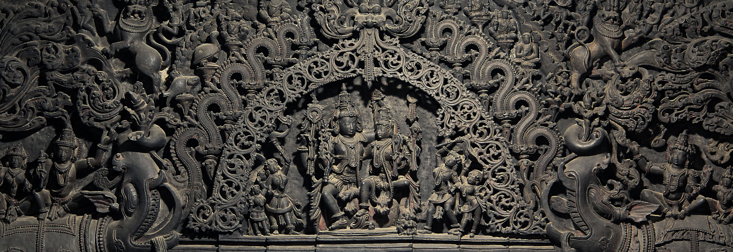 Stories from Signatures: Discovering Hoysala Master Sculptors