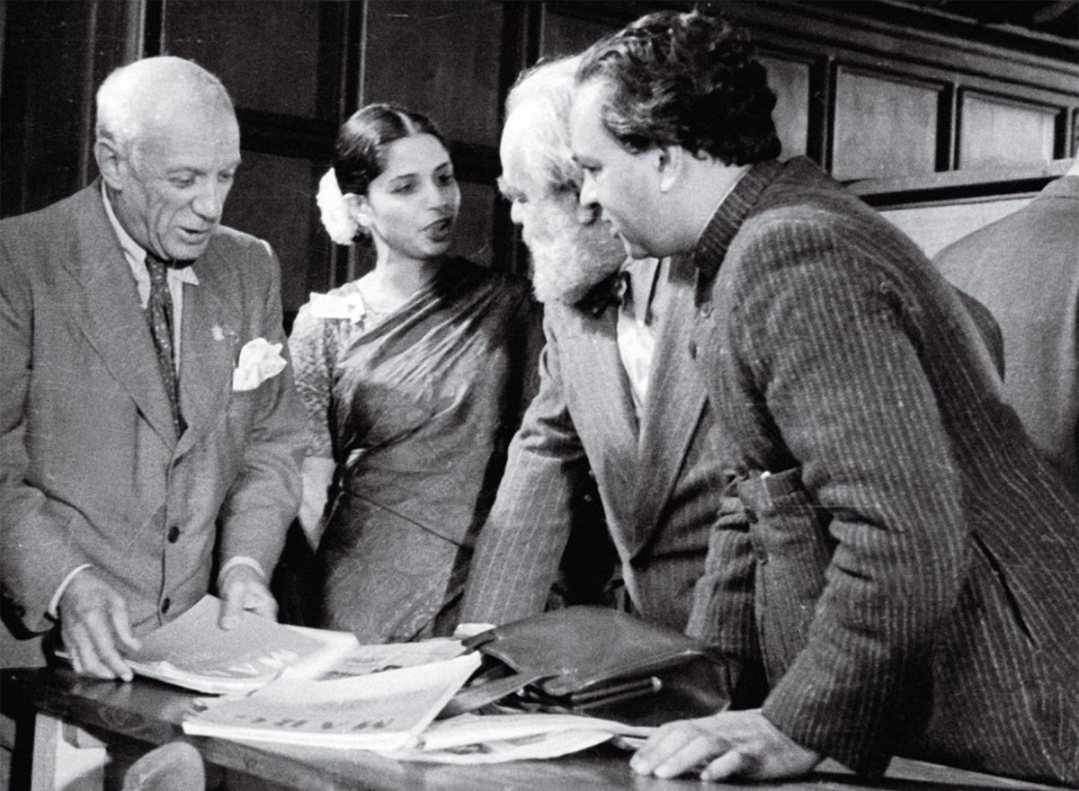 Photograph of Picasso, Minnette de Silva, Jo Davidson, and Mulk Raj Anand